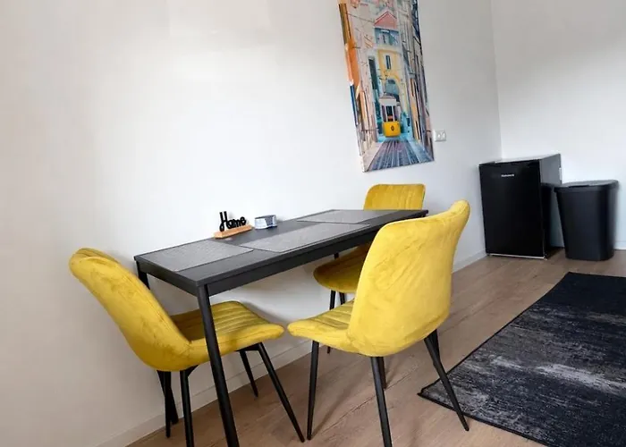 Modernes Mit Balkon & Wohlfuehl-ambiente Apartment *