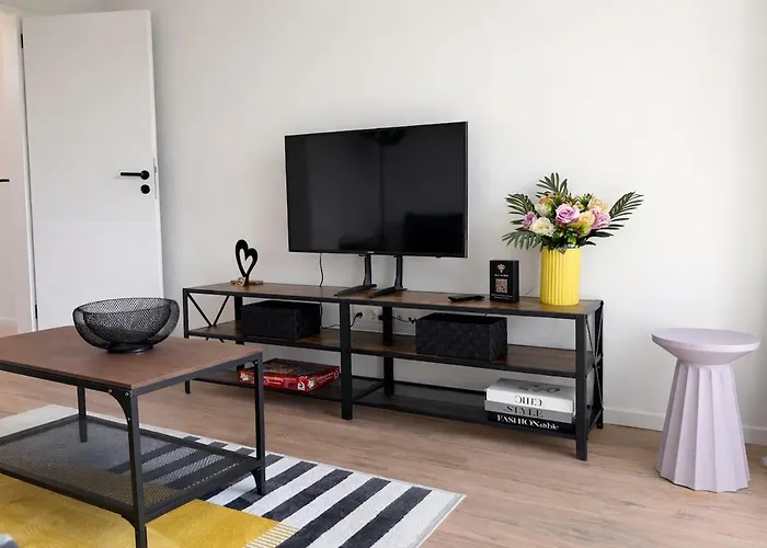 Modernes Mit Balkon & Wohlfuehl-ambiente